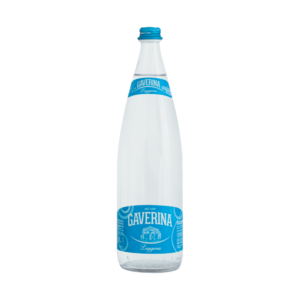 Acqua leggermente frizzante